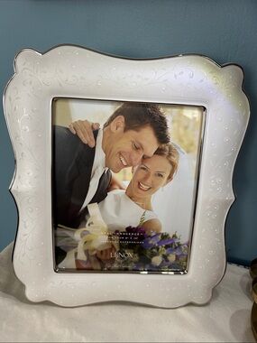 Lenox Cream and Silver Trim Floral Embossed Photo Frame